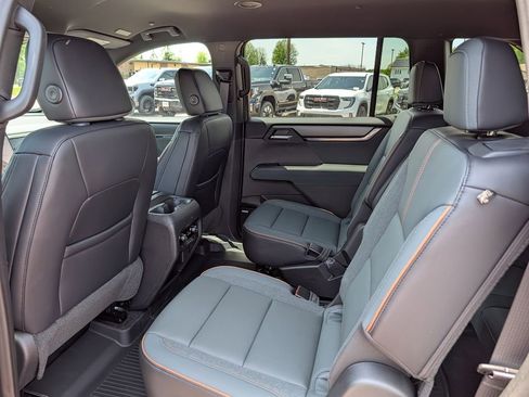 New 2026 GMC Acadia AT4 w/ Luxury Package AWD/4WD image 33