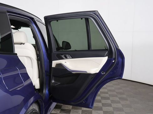 Used 2022 BMW X5 xDrive40i AWD/4WD image 26