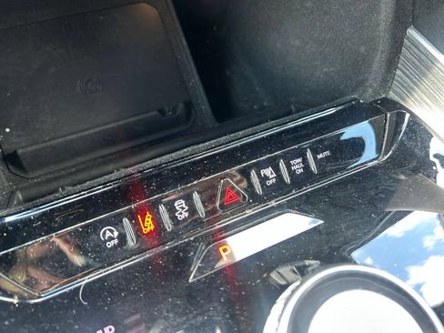 Used 2024 Jeep Wagoneer Series II AWD/4WD image 15
