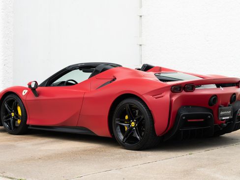 Used 2023 Ferrari SF90 Spider AWD/4WD image 9