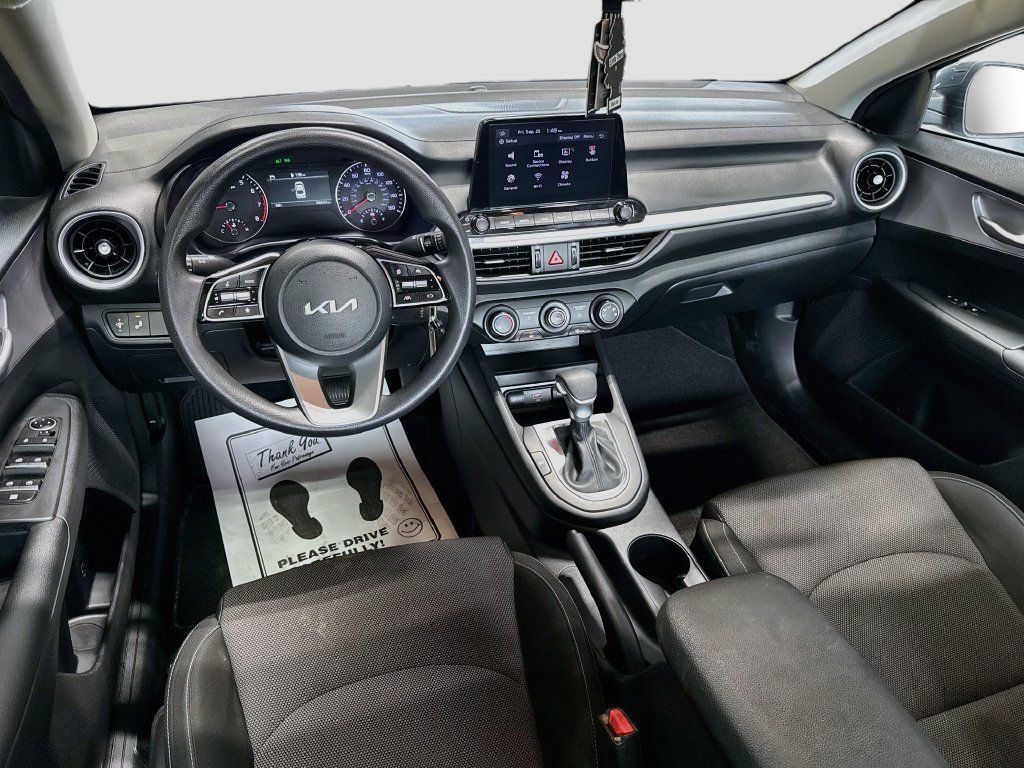 Used 2024 Kia Forte LXS w/ LXS Technology Package FWD image 21