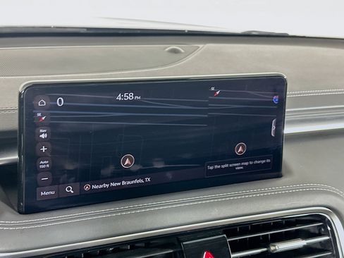 Used 2025 Genesis G70 2.5T image 21