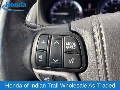 Used 2014 Toyota Highlander Limited image 19