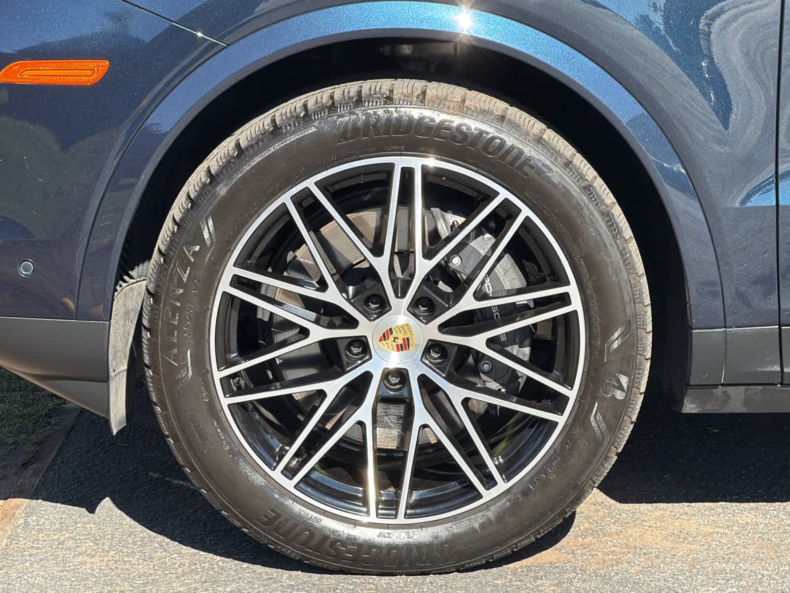 Certified 2024 Porsche Cayenne AWD/4WD image 32