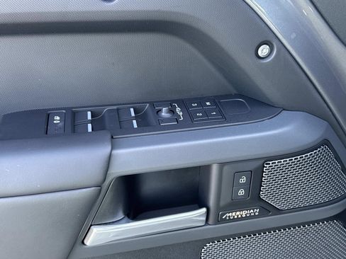 Used 2024 Land Rover Defender 110 X image 20