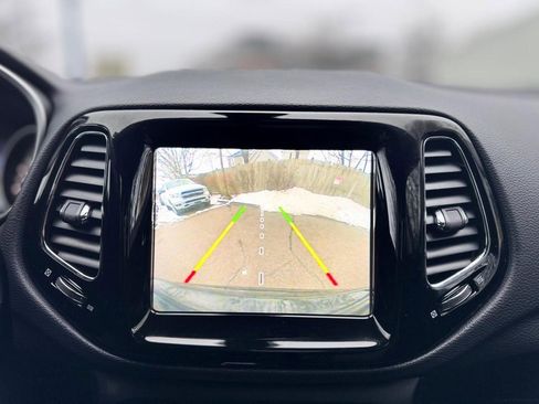 Used 2018 Jeep Compass Limited image 12