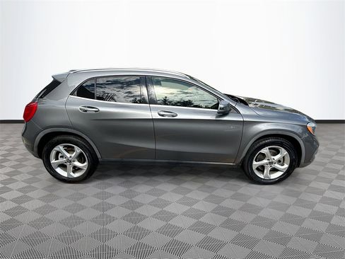 Used 2020 Mercedes-Benz GLA 250 4MATIC image 9