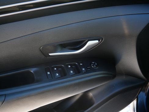 Used 2023 Hyundai Tucson SE image 20