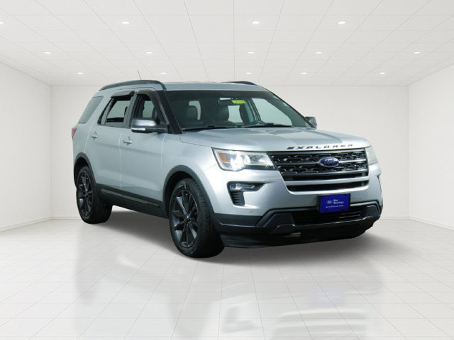 Certified 2018 Ford Explorer XLT w/ Equipment Group 202A FWD image 1