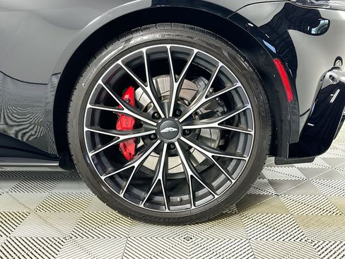Used 2023 Aston Martin V8 Vantage Roadster image 4