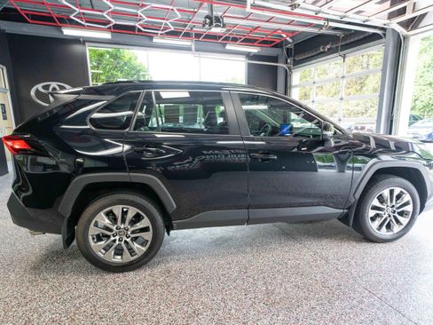 Used 2023 Toyota RAV4 XLE Premium AWD/4WD image 4