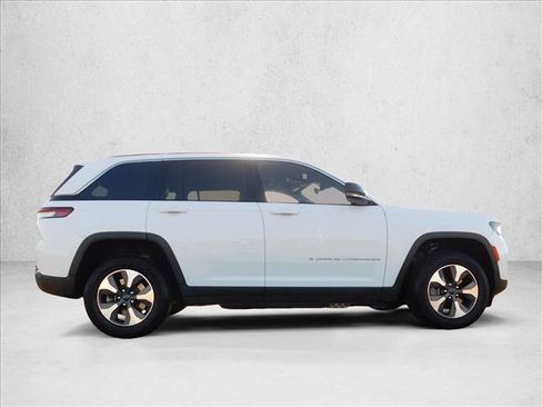 Used 2024 Jeep Grand Cherokee Limited 4xe AWD/4WD image 4