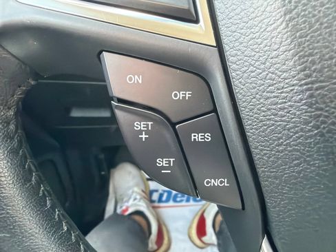 Used 2017 Ford Edge SEL AWD/4WD image 16