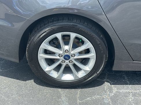 Certified 2020 Ford Fusion SE FWD image 17