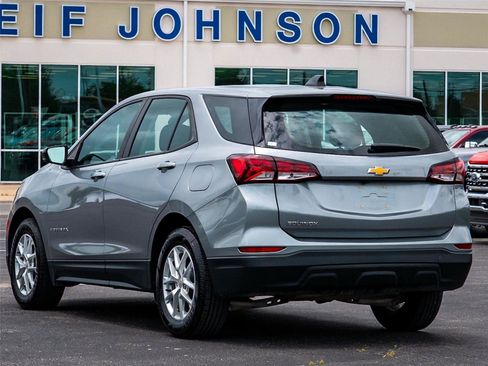 Used 2023 Chevrolet Equinox LS FWD image 5