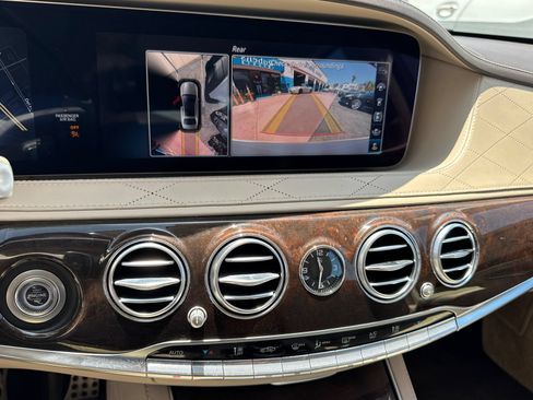 Used 2019 Mercedes-Benz S 560 Sedan image 18