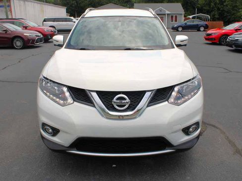 Used 2016 Nissan Rogue SV w/ SV Premium Package FWD image 3
