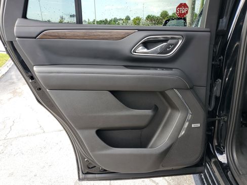 Used 2023 Chevrolet Tahoe Premier image 32