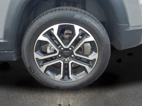 Used 2024 Jeep Compass Limited AWD/4WD image 9