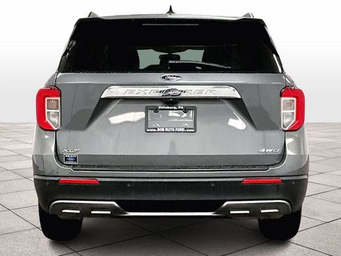 Certified 2022 Ford Explorer XLT w/ Equipment Group 202A image 4