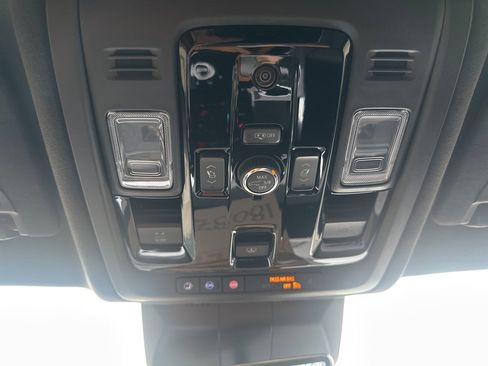 Used 2025 Cadillac Escalade ESV V w/ LPO, ONYX Package image 35