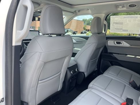 New 2026 Ford Explorer Active w/ Active Comfort Package AWD/4WD image 17