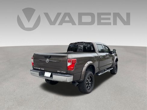 Used 2017 Nissan Titan SV AWD/4WD image 29