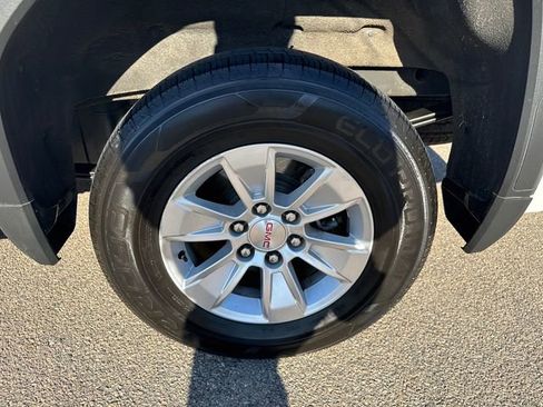 Used 2021 GMC Sierra 1500 SLE image 16