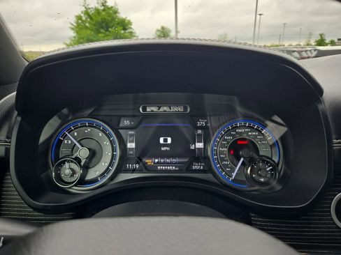 Used 2020 RAM 1500 Limited RWD image 32