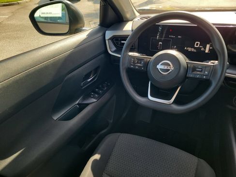 Used 2025 Nissan Kicks S FWD image 15