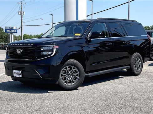 Certified 2025 Ford Expedition Max Active AWD/4WD image 3