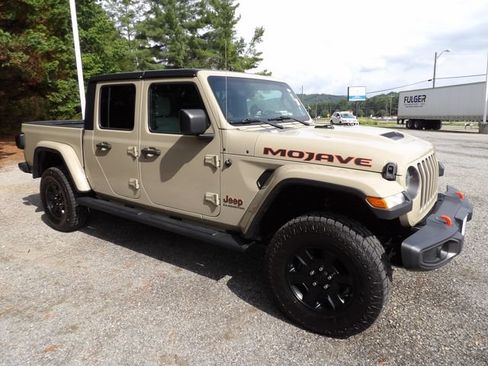 Used 2020 Jeep Gladiator Mojave AWD/4WD image 7