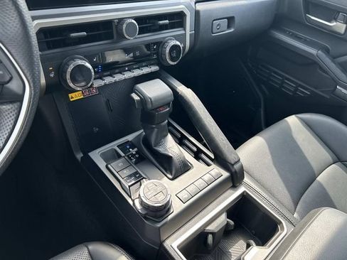Used 2024 Toyota Tacoma TRD Sport AWD/4WD image 27