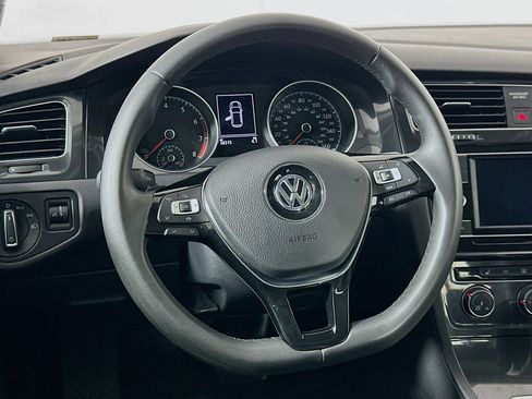 Used 2021 Volkswagen Golf 4-Door image 18