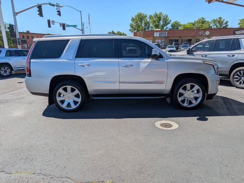 Used 2016 Cadillac Escalade Premium AWD/4WD image 8