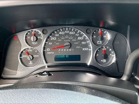 Used 2023 GMC Savana 2500 Extended RWD image 11