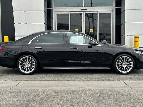 Used 2023 Mercedes-Benz S 580 4MATIC Sedan image 3