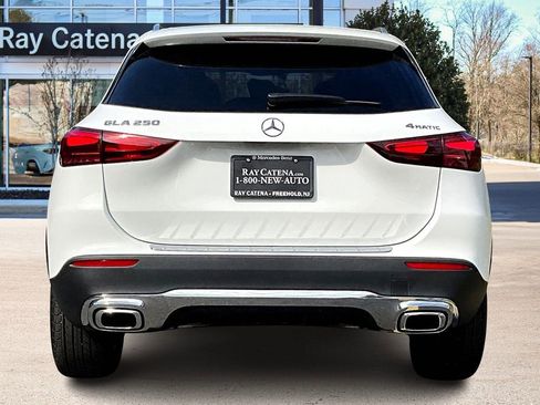 Used 2025 Mercedes-Benz GLA 250 4MATIC image 4