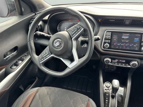 Used 2018 Nissan Kicks SR image 14