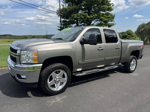 Used 2013 Chevrolet Silverado 2500 LTZ w/ LTZ Plus Package AWD/4WD image 2