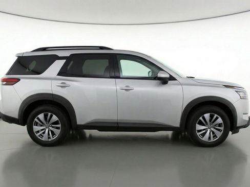 Used 2025 Nissan Pathfinder SV AWD/4WD image 11