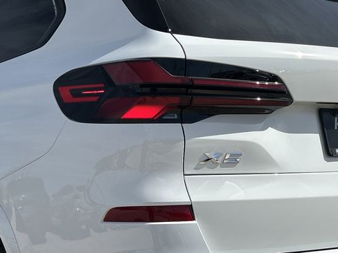 New 2026 BMW X5 xDrive40i w/ M Sport Package image 33