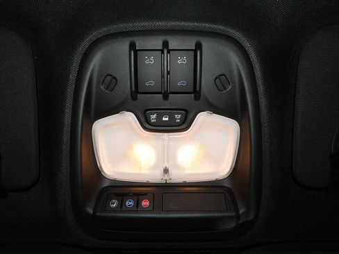 Certified 2026 GMC Canyon AT4 w/ Technology Plus Package image 32