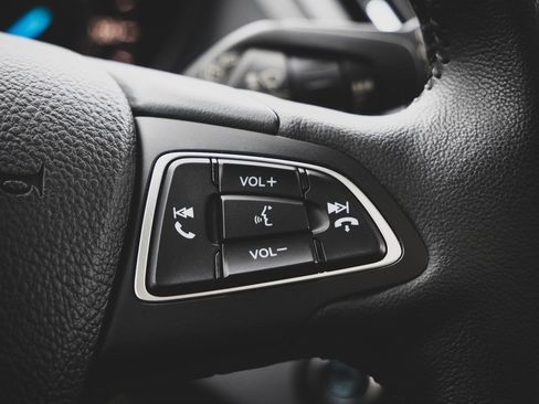 Used 2019 Ford Escape SEL image 15