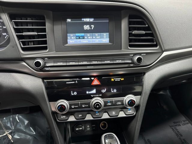 Used 2020 Hyundai Elantra SE w/ Cargo Package (C1) FWD image 15