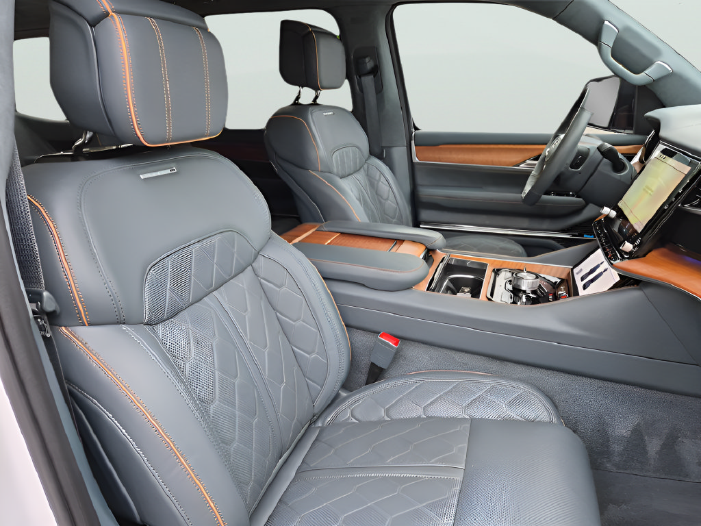 Used 2024 Jeep Grand Wagoneer Series III AWD/4WD image 40