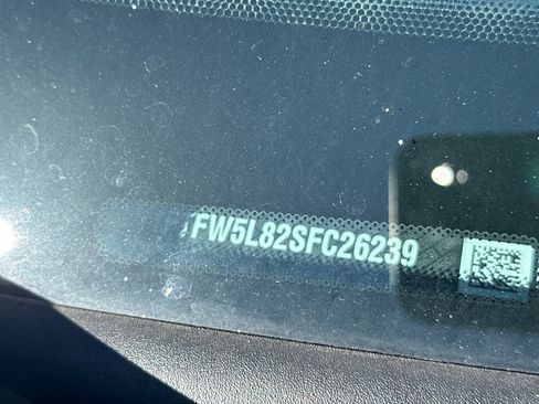 Used 2025 Ford F150 Lariat w/ Equipment Group 501A Mid image 3