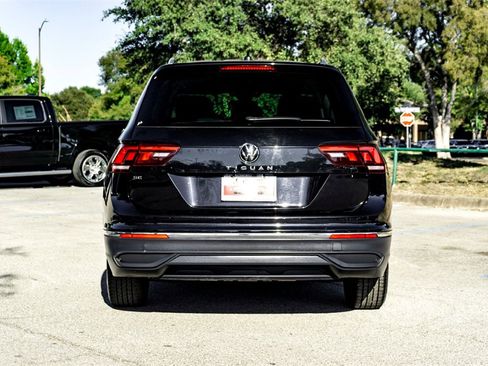 Used 2024 Volkswagen Tiguan SE image 6