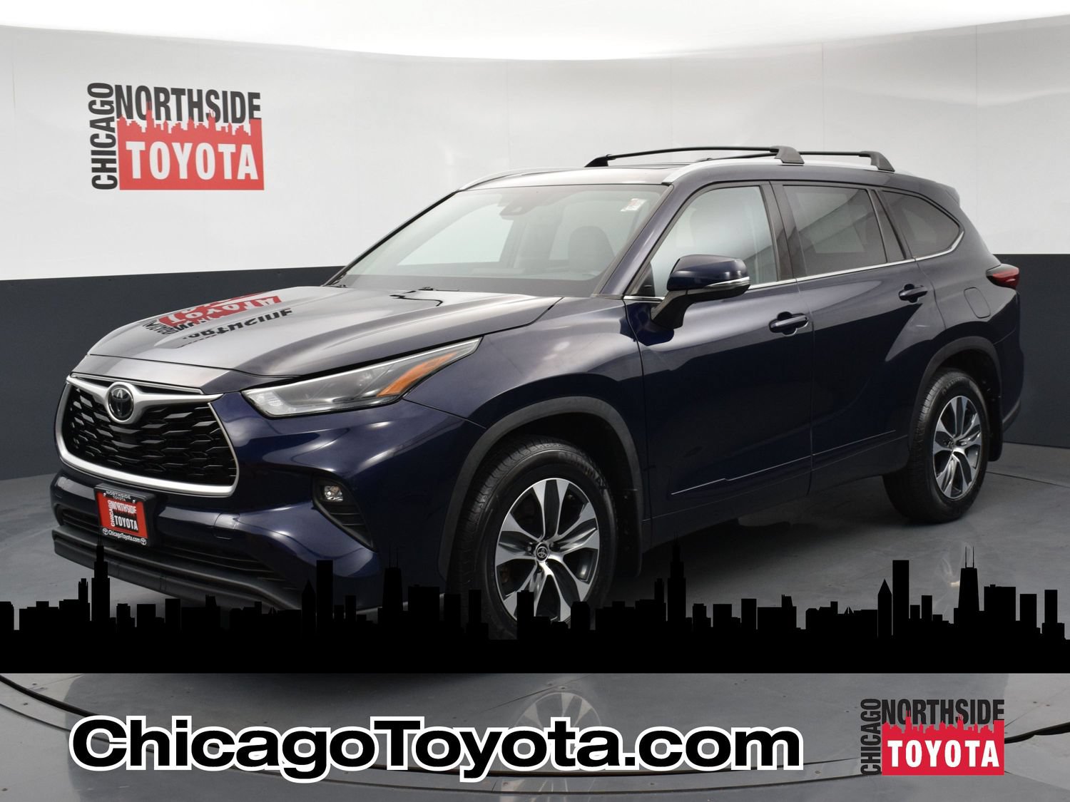 Used 2022 Toyota Highlander XLE AWD/4WD image 1