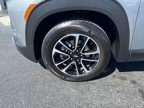 Used 2025 Chevrolet TrailBlazer LT FWD image 29